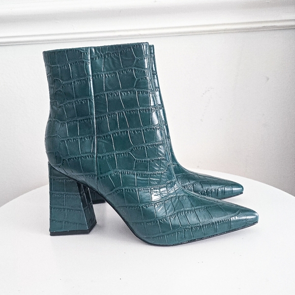 Marc Fisher Kulika green croc embosed pointed toe leather ankle boots - Picture 3 of 10